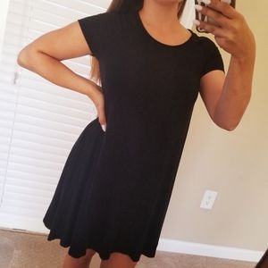 3/$20⭐ Old Navy Black T-shirt Dress